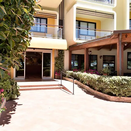 Hotell Florida 3*