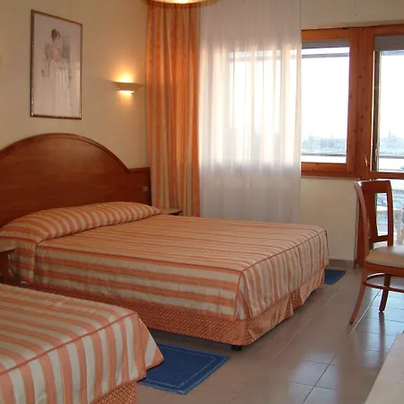 Florida فندق ألغيرو